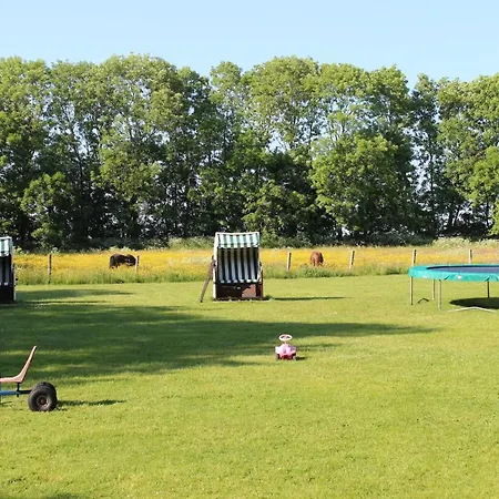 Ferienhaus Sommersonne, Hof Zur Sonnenseite Fehmarn, 4 Sterne *